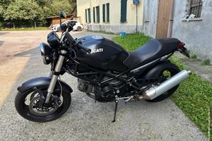 Ducati Monster 695
