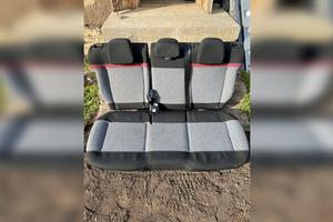 Prodam zadnje sedeže za francoske avtomobile – Renault, Citroën, Peugeot (več modelov)