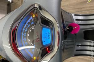 Piaggio
 GTS 300 2022