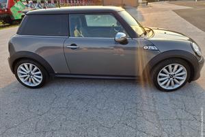 Mini Cooper 2010 196.000 km Bencin